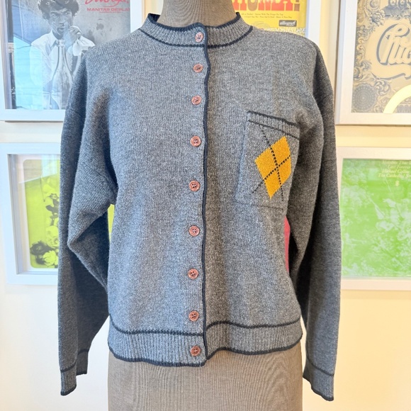 Eaton Sweaters - 🤍 Vintage 80s Grey Knit Cardigan with Argyle Pocket